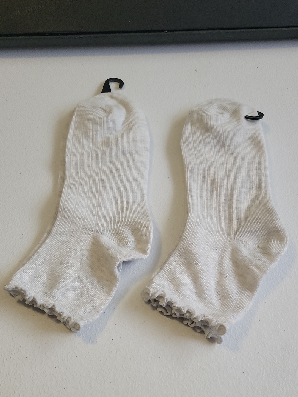 Ankle Socks with Ruffle Trim 2 Pair   T22